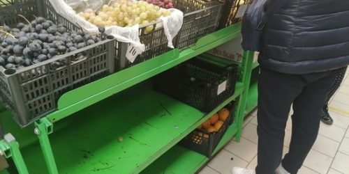 В Шарлыке молодые люди ограбили ночной магазин