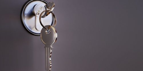В Пономаревском районе льготнику вручили ключи от квартиры