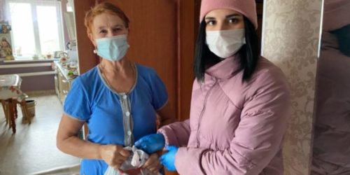 Волонтеры Пономаревского района развозят продукты пенсионерам
