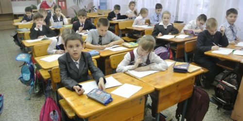 По желанию родителей более 1 тысячи школьников в Оренбургской области учатся дистанционно во время пандемии Covid-19